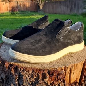 Florsheim Contemporary Men's Slip-on loafer. Black Suede. Size 9 M. LNPWC